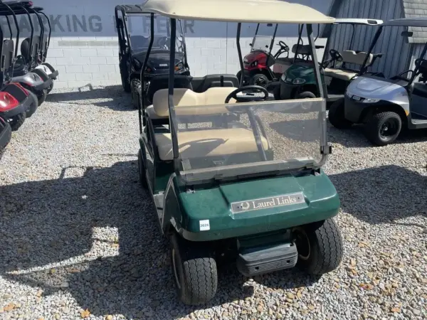 Club Car DS Golf Cart ()