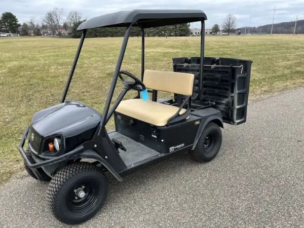 Cushman Hauler Golf Cart