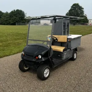 Cushman Refresher Seater Golf Cart