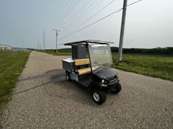 Cushman Refresher Seater Golf Cart