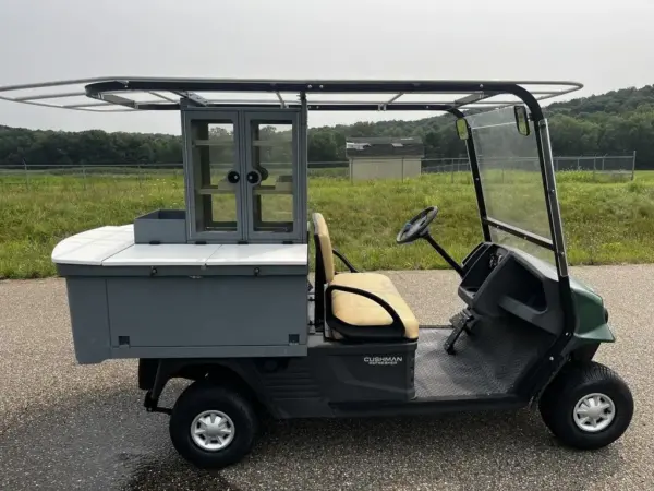 Cushman Refresher Golf Cart