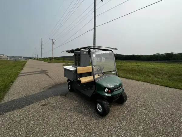 Cushman Refresher Golf Cart