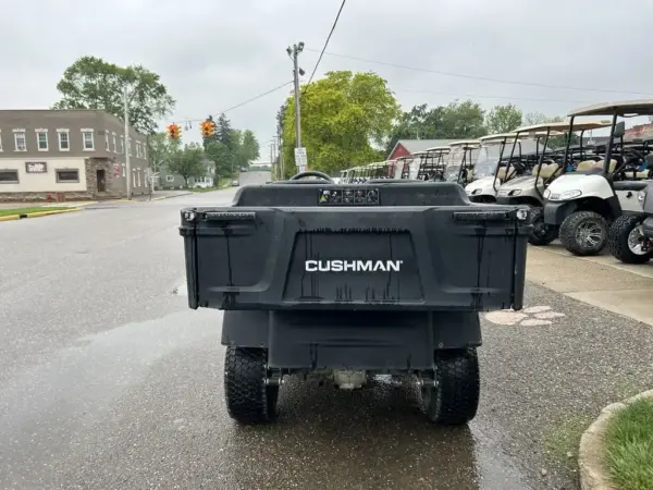 Cushman Hauler x Seater Golf Cart